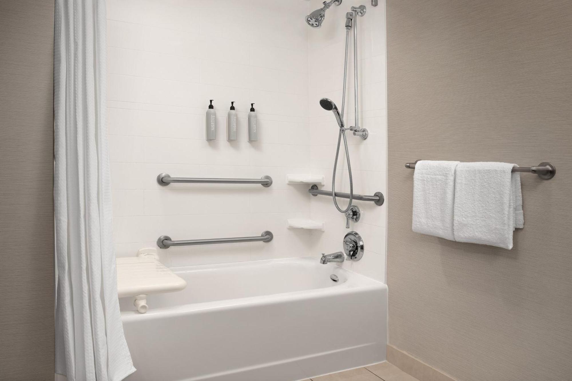 מלון Courtyard By Marriott Syracuse Downtown At Armory Square מראה חיצוני תמונה